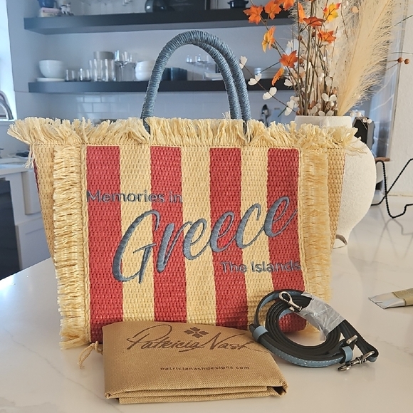 Patricia Nash Beautiful Go-to summer travel bag - Picture 5 of 6